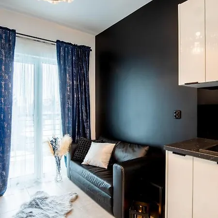 Nowoczesny Glamour Z Prysznicem Posrodku