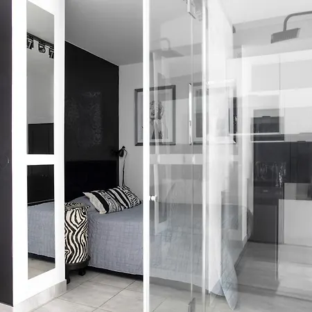 Apartment Nowoczesny Glamour Z Prysznicem Posrodku Łódź